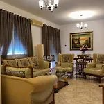 بيت للعطل Bright, Spacious In The Heart Of
