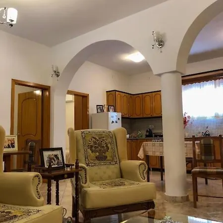 Feriehus Bright, Spacious In The Heart Of *