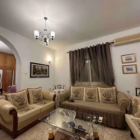 Bright, Spacious In The Heart Of Holiday home Gjirokaster