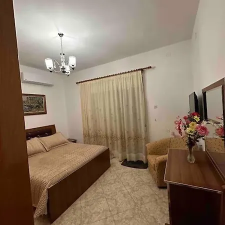 Feriehus Bright, Spacious In The Heart Of Gjirokastër