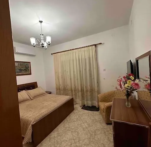 Feriehus Bright, Spacious In The Heart Of Gjirokastër