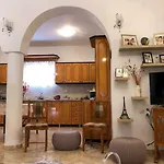 Дом отдыха Bright, Spacious In The Heart Of Гирокастра