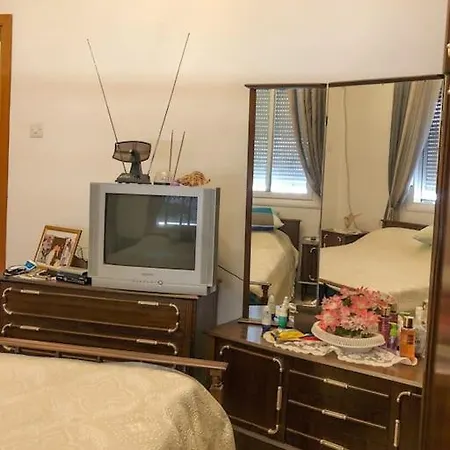 Дом отдыха Bright, Spacious In The Heart Of Гирокастра
