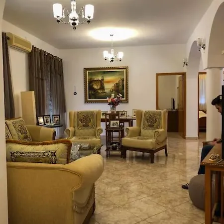 Casa de Férias Bright, Spacious In The Heart Of
