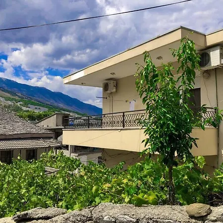 Dom wakacyjny Bright, Spacious In The Heart Of Gjirokastra